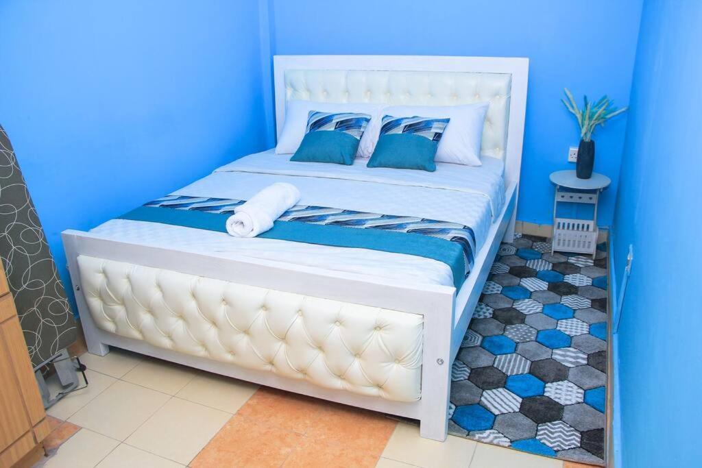 Cozy Homes 1 Bedroom House With Wi-Fi King Size Bed. Free Parking Naivasha Bagian luar foto